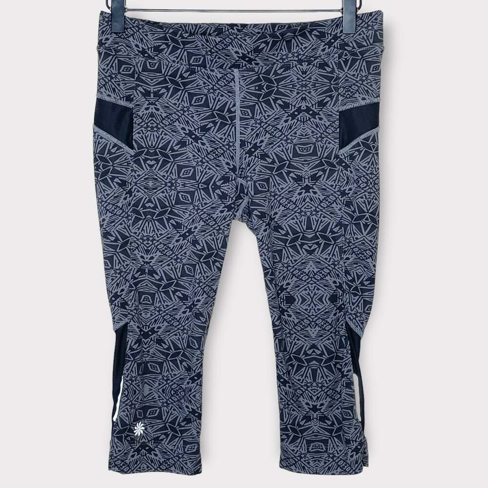 ATHLETA | black & gray geometric print capri crop leggings | Women's size small